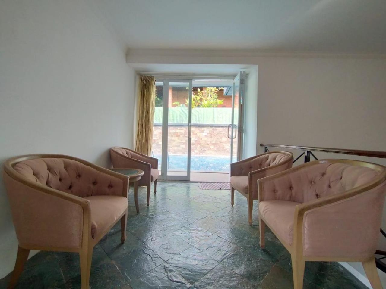 Villa Bukit Danau Lot 14 Cinengangirang Экстерьер фото