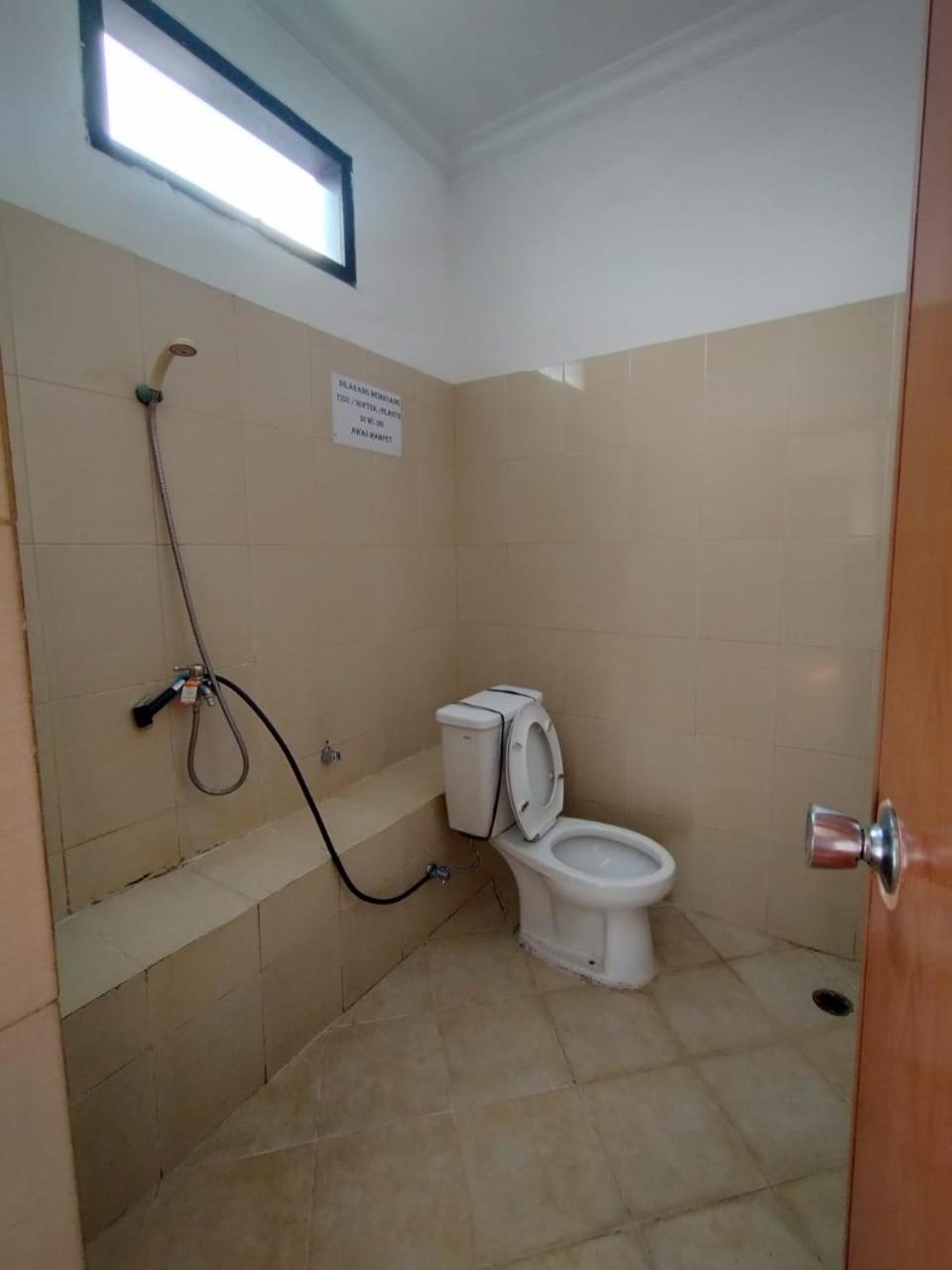 Villa Bukit Danau Lot 14 Cinengangirang Экстерьер фото