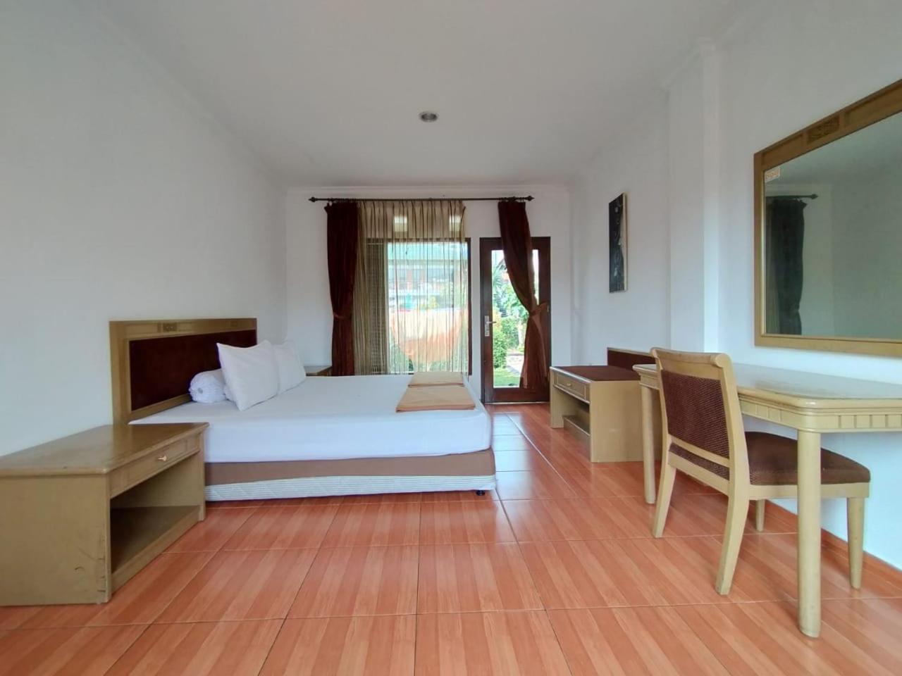 Villa Bukit Danau Lot 14 Cinengangirang Экстерьер фото